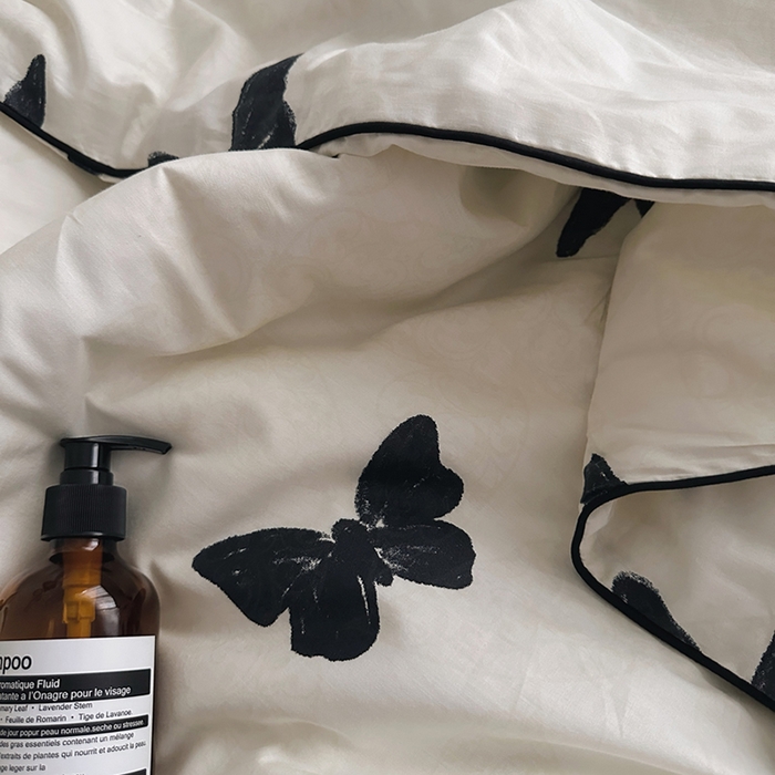 91家纺网 家纺一手货源 找家纺 （总）柚可家居 2025新款舒适凉感斜纹全棉黑格-蝶舞夏被