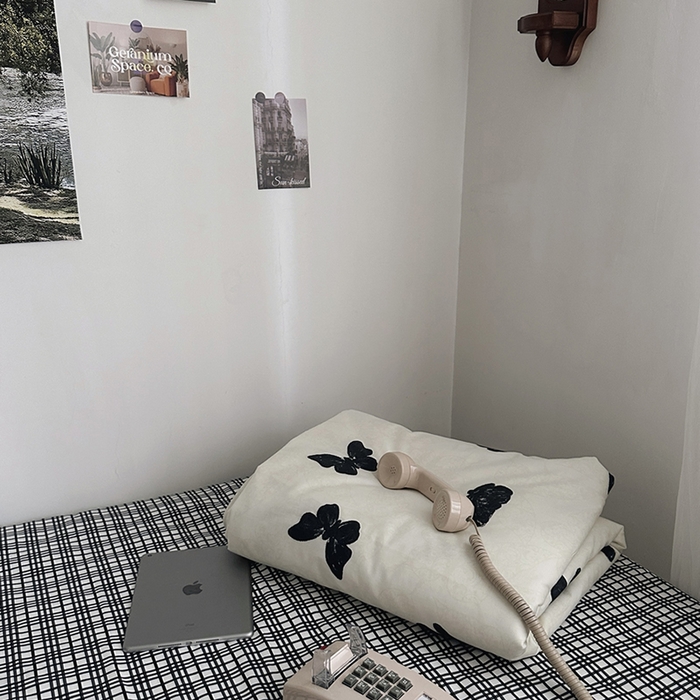 91家纺网 家纺一手货源 找家纺 （总）柚可家居 2025新款舒适凉感斜纹全棉黑格-蝶舞夏被