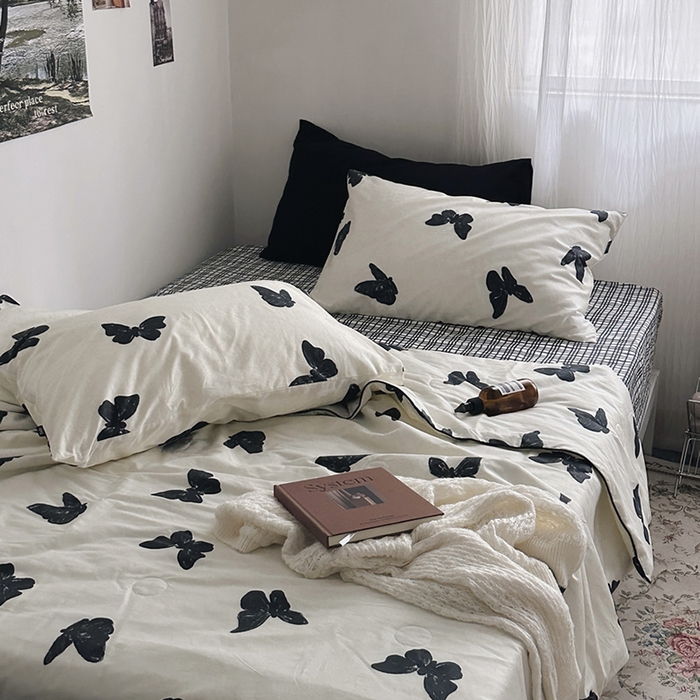 91家纺网 家纺一手货源 找家纺 （总）柚可家居 2025新款舒适凉感斜纹全棉黑格-蝶舞夏被