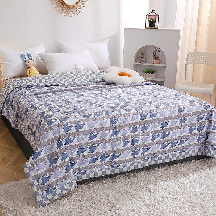 91家纺网 家纺一手货源 找家纺 贝兰仙奴 2025春夏新款全棉印花夏被夏凉被空调被 千鸟格蓝