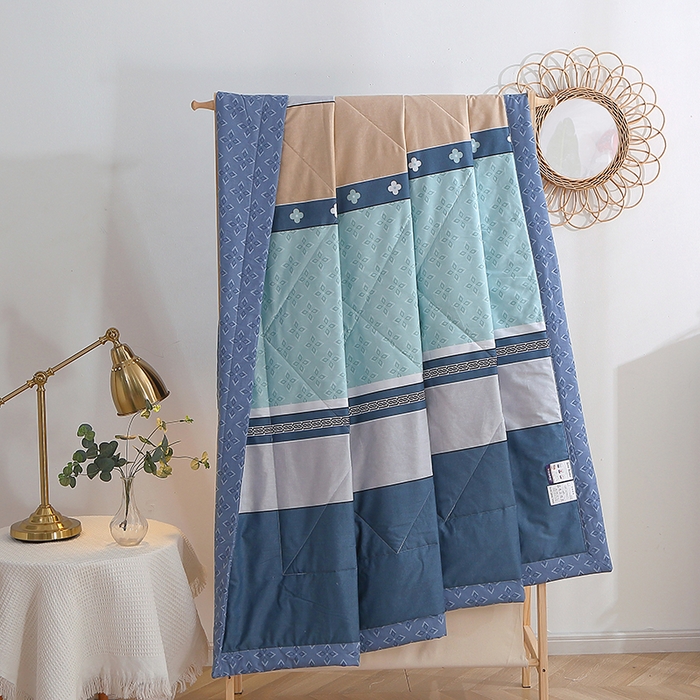 91家纺网 家纺一手货源 找家纺 贝兰仙奴 2025春夏新款全棉印花夏被夏凉被空调被 绅度湖绿