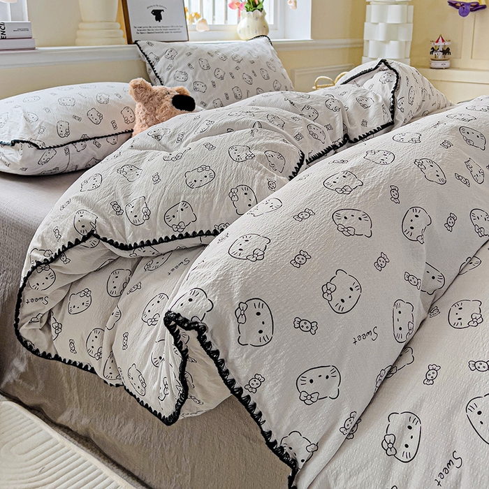 91家纺网 家纺一手货源 找家纺 Mata蔓塔家 2025春夏新款云感针织双层纱彩色贝壳边四件套 猫咪恋人