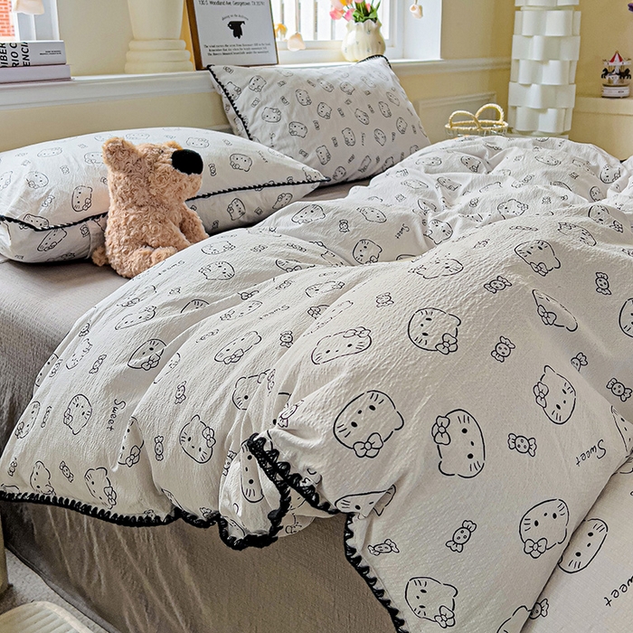 91家纺网 家纺一手货源 找家纺 Mata蔓塔家 2025春夏新款云感针织双层纱彩色贝壳边四件套 猫咪恋人