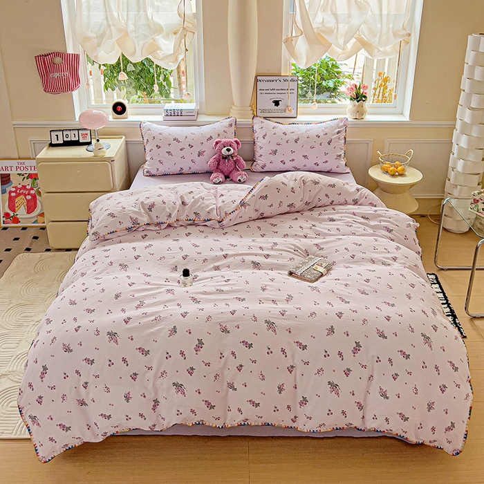 91家纺网 家纺一手货源 找家纺 Mata蔓塔家 2025春夏新款云感针织双层纱彩色贝壳边四件套 葡萄七分甜