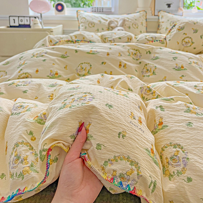 91家纺网 家纺一手货源 找家纺 Mata蔓塔家 2025春夏新款云感针织双层纱彩色贝壳边四件套 兔子的欢喜