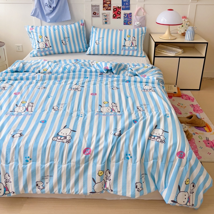 91家纺网 家纺一手货源 找家纺 Mata蔓塔家 2025春夏新款三丽鸥A类水洗双层纱夏被夏凉被空调被 淘气鸭帕恰