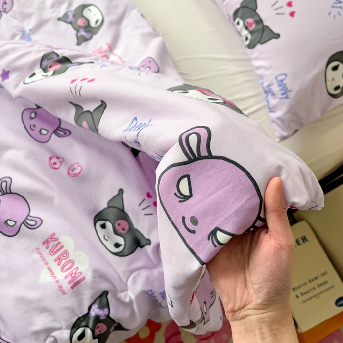 91家纺网 家纺一手货源 找家纺 Mata蔓塔家 2025春夏新款三丽鸥A类水洗双层纱夏被夏凉被空调被 蓝莓球库洛