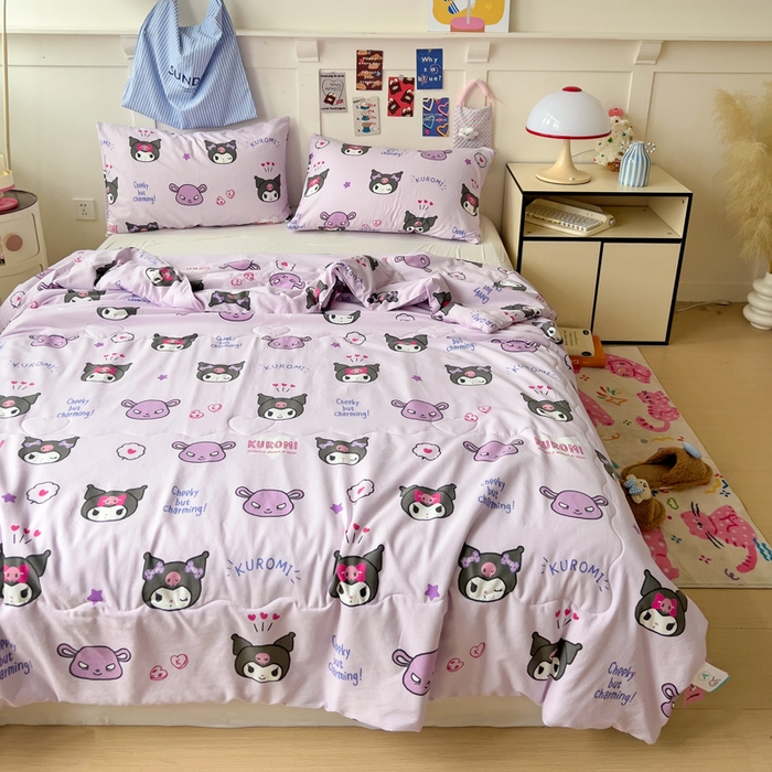 91家纺网 家纺一手货源 找家纺 Mata蔓塔家 2025春夏新款三丽鸥A类水洗双层纱夏被夏凉被空调被 蓝莓球库洛