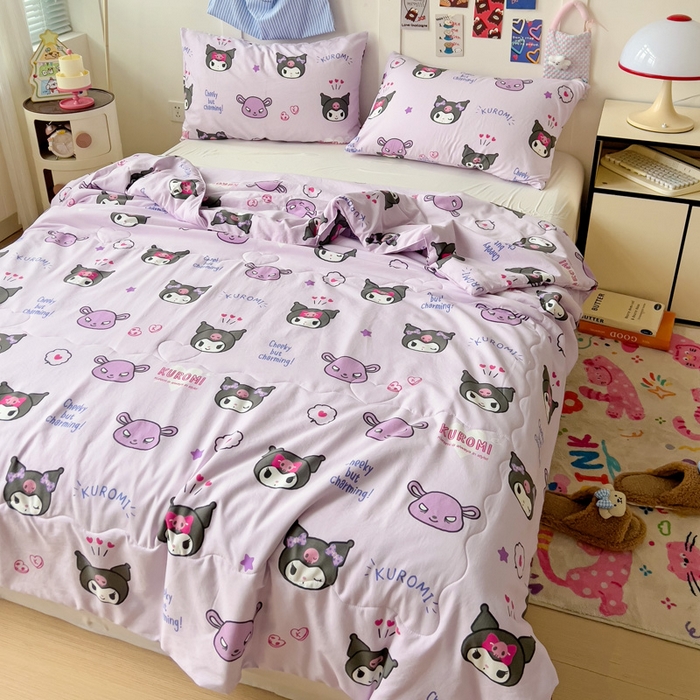 91家纺网 家纺一手货源 找家纺 Mata蔓塔家 2025春夏新款三丽鸥A类水洗双层纱夏被夏凉被空调被 蓝莓球库洛