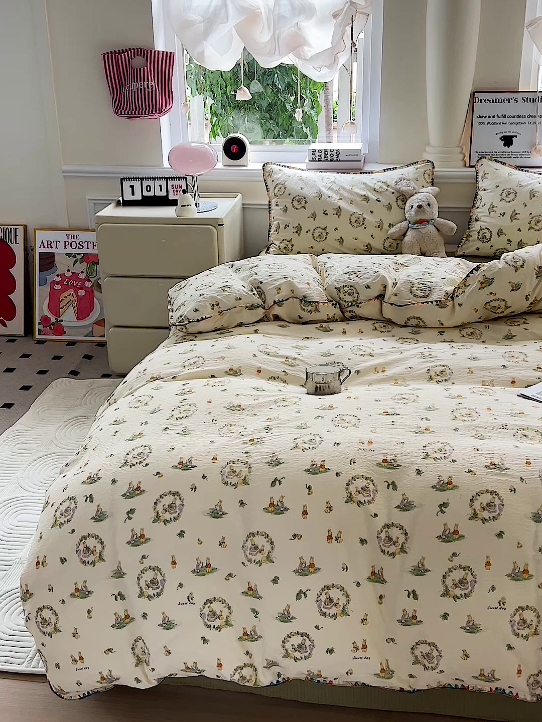 91家纺网 家纺一手货源 找家纺 Mata蔓塔家 2025春夏新款云感针织双层纱彩色贝壳边四件套 兔子的欢喜