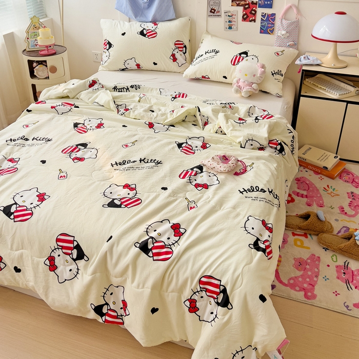 91家纺网 家纺一手货源 找家纺 Mata蔓塔家 2025春夏新款三丽鸥A类水洗双层纱夏被夏凉被空调被 喝牛奶KT