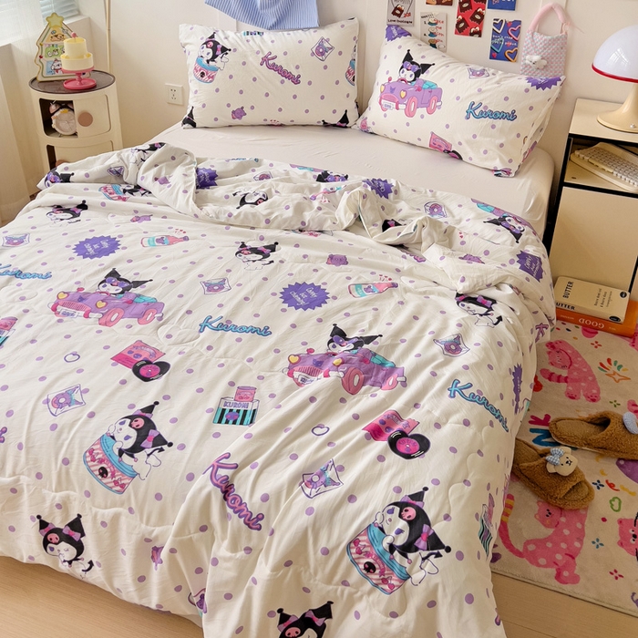 91家纺网 家纺一手货源 找家纺 Mata蔓塔家 2025春夏新款三丽鸥A类水洗双层纱夏被夏凉被空调被 开跑车库洛