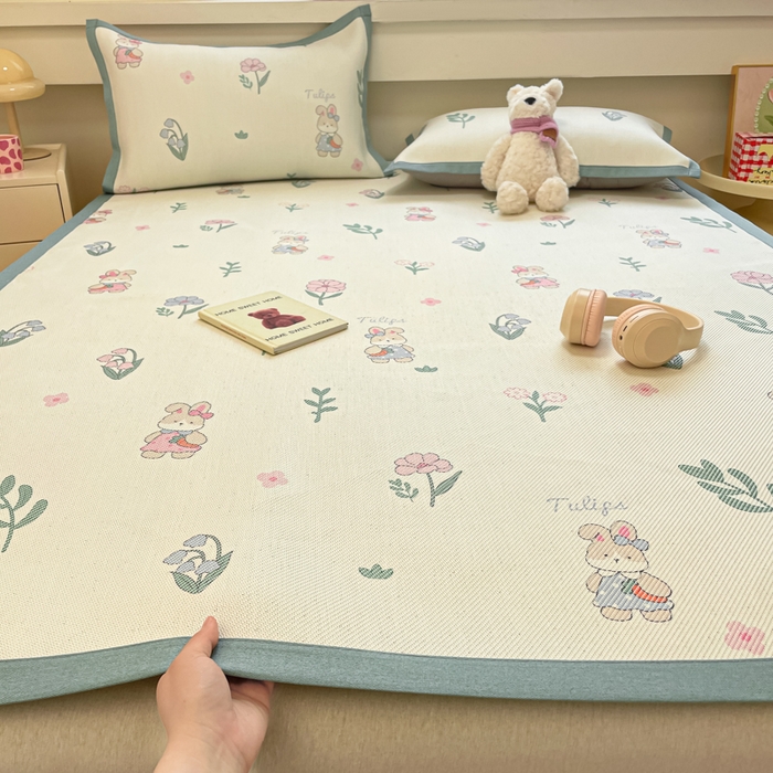 逸尚阁 2025春夏新款数码印花冰藤席空调席三件套 兔兔乐园-平铺款