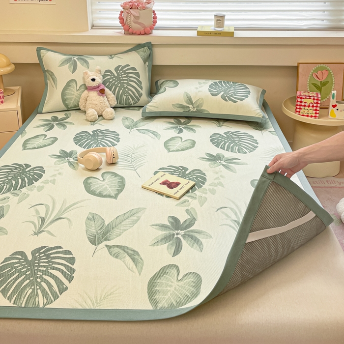 91家纺网 家纺一手货源 找家纺 逸尚阁 2025春夏新款数码印花冰藤席空调席三件套 叶子世界-平铺款