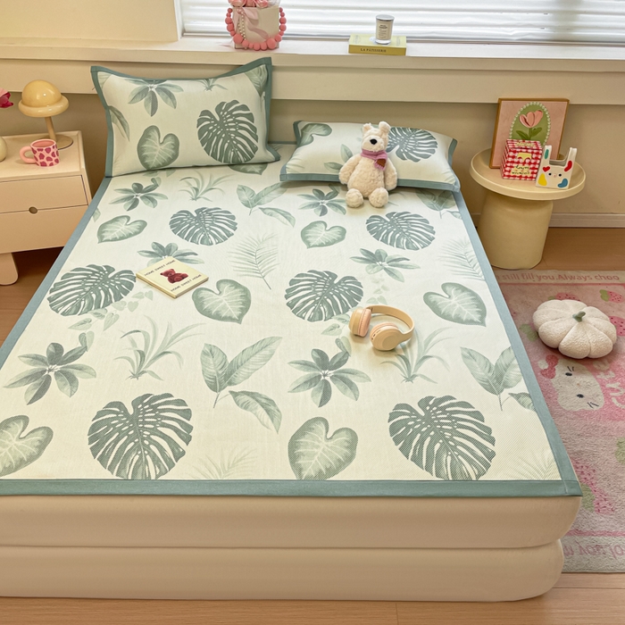 91家纺网 家纺一手货源 找家纺 逸尚阁 2025春夏新款数码印花冰藤席空调席三件套 叶子世界-平铺款