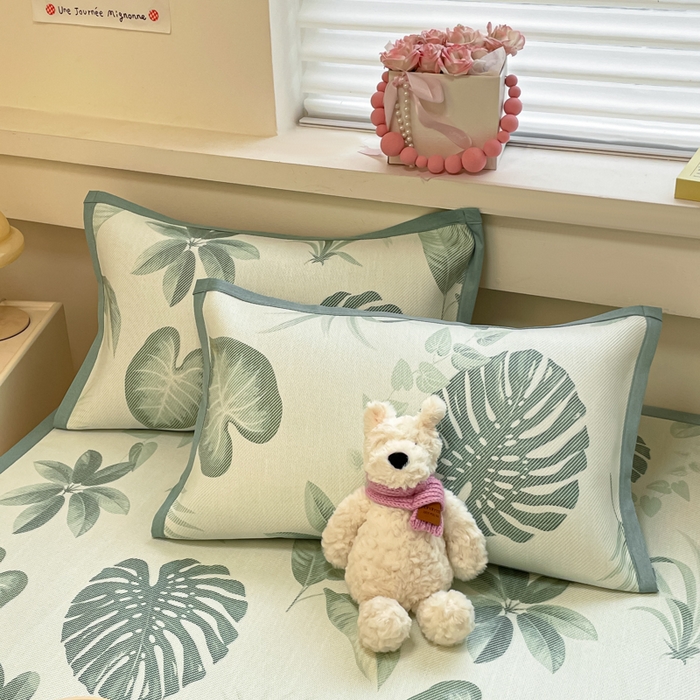 91家纺网 家纺一手货源 找家纺 逸尚阁 2025春夏新款数码印花冰藤席空调席三件套 叶子世界-平铺款