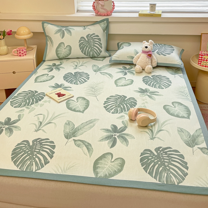 91家纺网 家纺一手货源 找家纺 逸尚阁 2025春夏新款数码印花冰藤席空调席三件套 叶子世界-平铺款