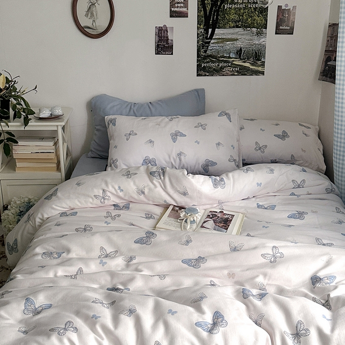 91家纺网 家纺一手货源 找家纺 柚可家居 2025新款全工艺双层纱数码印花全棉四件套实拍图 蝴蝶蓝