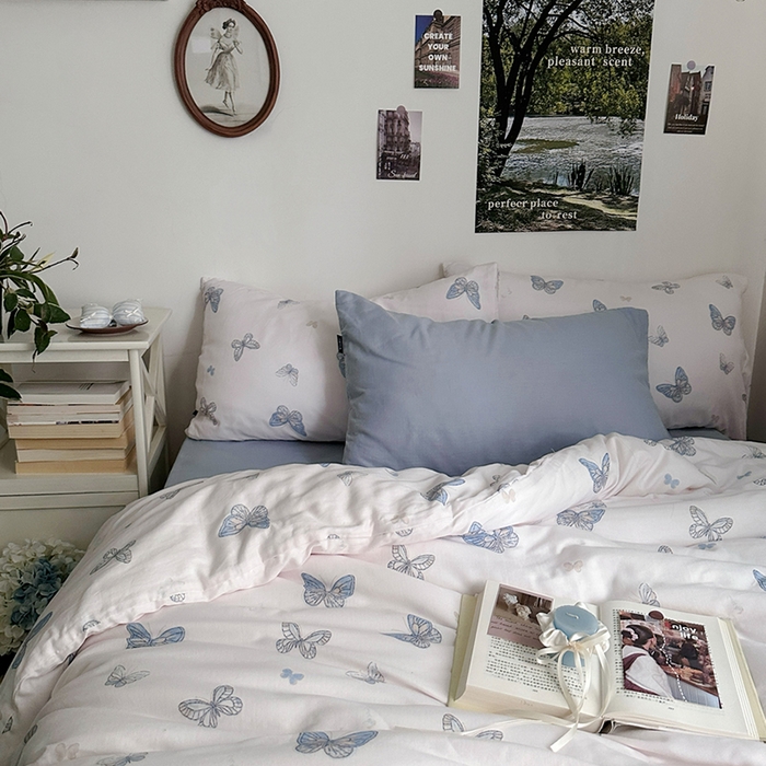 91家纺网 家纺一手货源 找家纺 柚可家居 2025新款全工艺双层纱数码印花全棉四件套实拍图 蝴蝶蓝