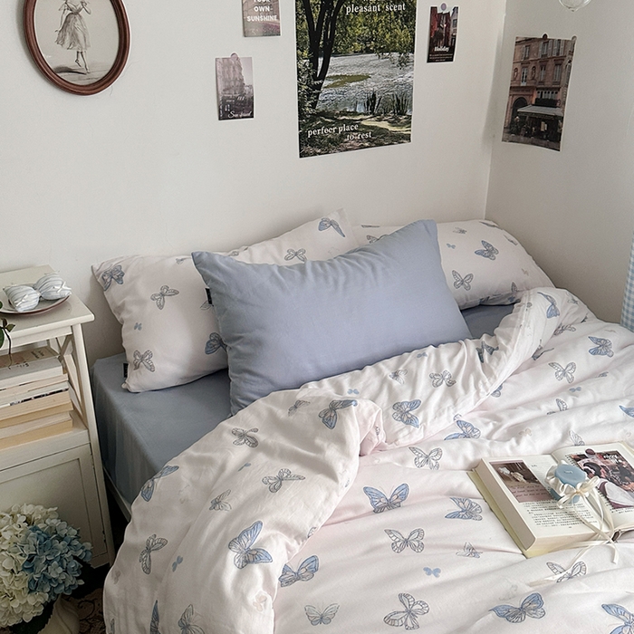 91家纺网 家纺一手货源 找家纺 柚可家居 2025新款全工艺双层纱数码印花全棉四件套实拍图 蝴蝶蓝