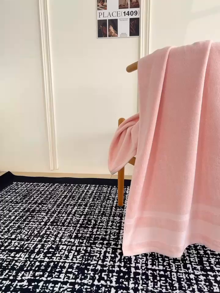 91家纺网 家纺一手货源 找家纺 悦然毛巾被 2025春夏新款全棉纯棉素色毛圈浴巾加厚加大 蜜桃粉