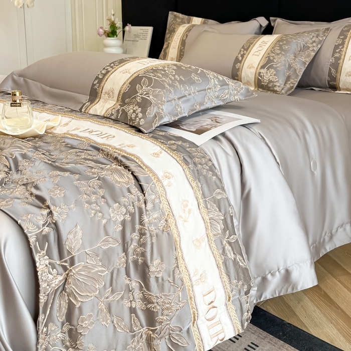 91家纺网 家纺一手货源 找家纺 帝王家纺 2025新款浮雕刺绣水洗天丝真丝夏被四件套冰丝三件套夏季直播 花蔓枝—浅灰