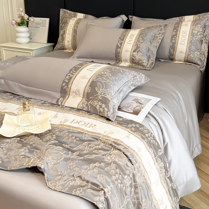 91家纺网 家纺一手货源 找家纺 帝王家纺 2025新款浮雕刺绣水洗天丝真丝夏被四件套冰丝三件套夏季直播 花蔓枝—浅灰