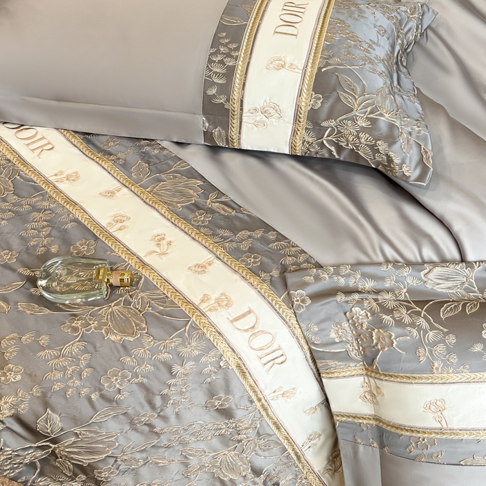 91家纺网 家纺一手货源 找家纺 帝王家纺 2025新款浮雕刺绣水洗天丝真丝夏被四件套冰丝三件套夏季直播 花蔓枝—浅灰