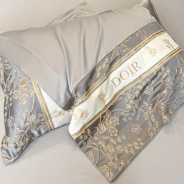 91家纺网 家纺一手货源 找家纺 帝王家纺 2025新款浮雕刺绣水洗天丝真丝夏被四件套冰丝三件套夏季直播 花蔓枝—浅灰