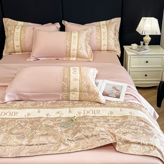 91家纺网 家纺一手货源 找家纺 帝王家纺 2025新款浮雕刺绣水洗天丝真丝夏被四件套冰丝三件套夏季直播 花蔓枝—粉