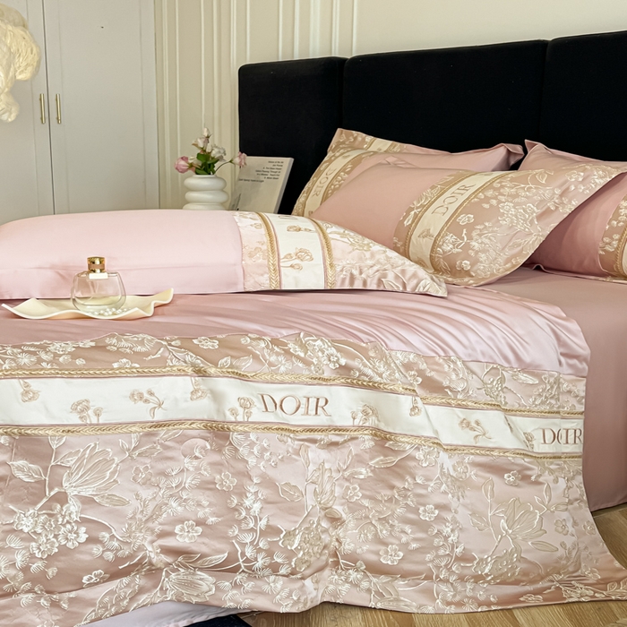 91家纺网 家纺一手货源 找家纺 帝王家纺 2025新款浮雕刺绣水洗天丝真丝夏被四件套冰丝三件套夏季直播 花蔓枝—粉