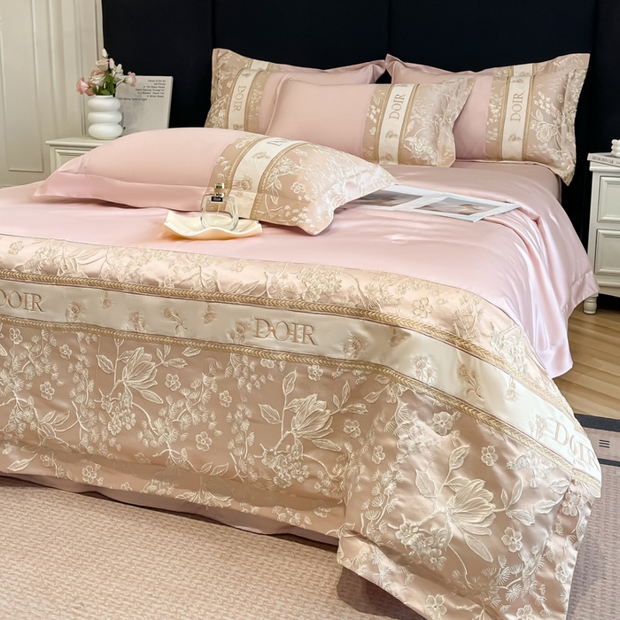 91家纺网 家纺一手货源 找家纺 帝王家纺 2025新款浮雕刺绣水洗天丝真丝夏被四件套冰丝三件套夏季直播 花蔓枝—粉