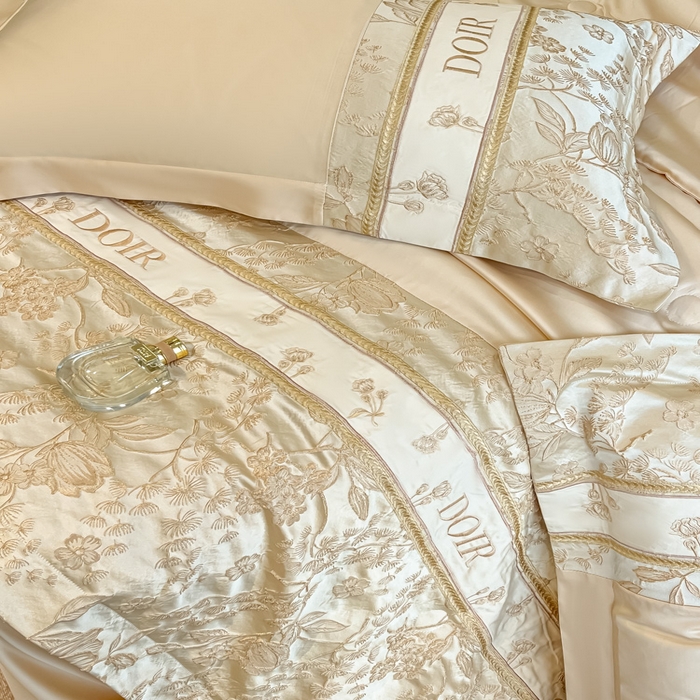 91家纺网 家纺一手货源 找家纺 帝王家纺 2025新款浮雕刺绣水洗天丝真丝夏被四件套冰丝三件套夏季直播 花蔓枝—香槟