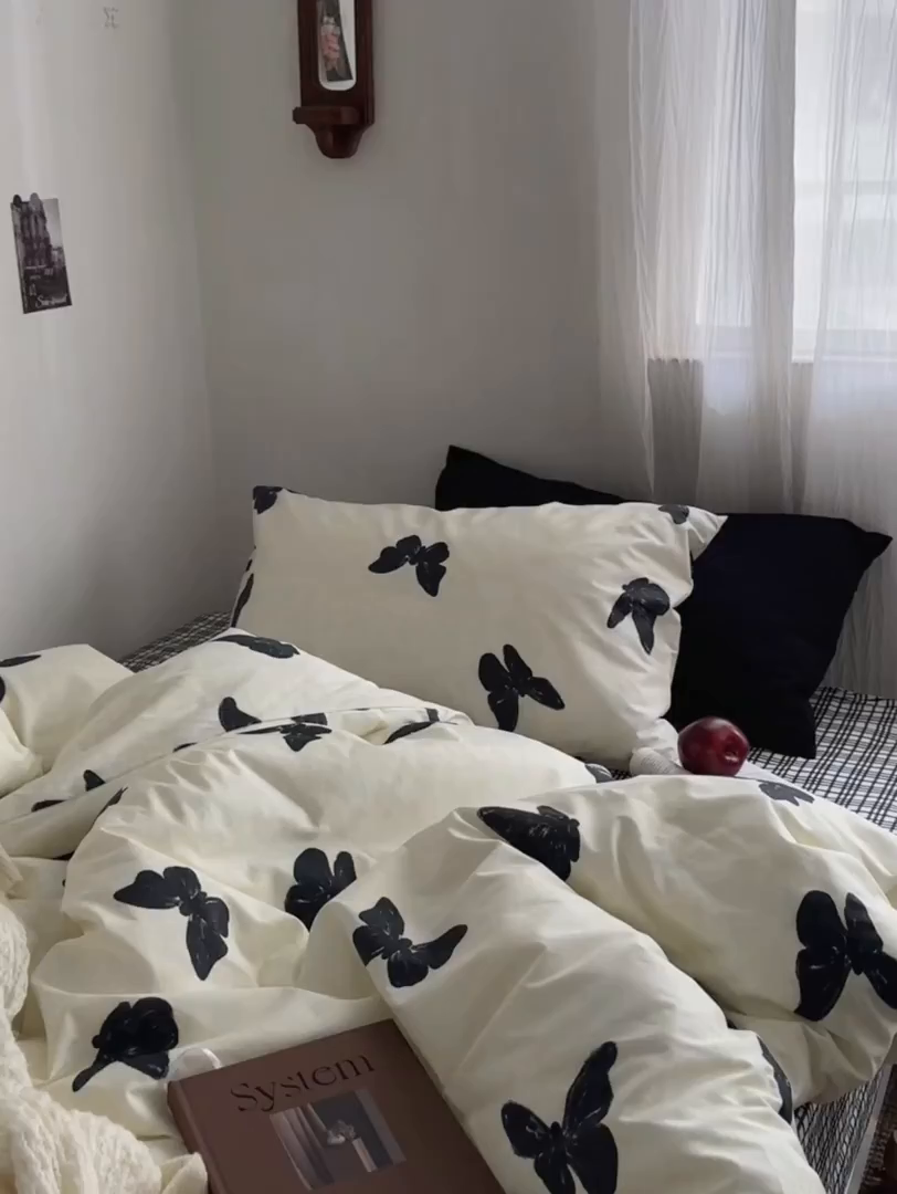 91家纺网 家纺一手货源 找家纺 （总）柚可家居 2025新款数码活性印花四件套-黑格蝶舞风格一