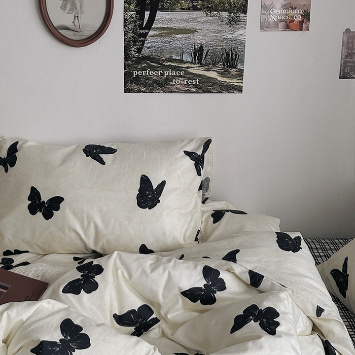 91家纺网 家纺一手货源 找家纺 （总）柚可家居 2025新款数码活性印花四件套-黑格蝶舞风格一