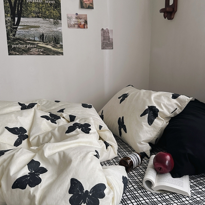 91家纺网 家纺一手货源 找家纺 （总）柚可家居 2025新款数码活性印花四件套-黑格蝶舞风格一