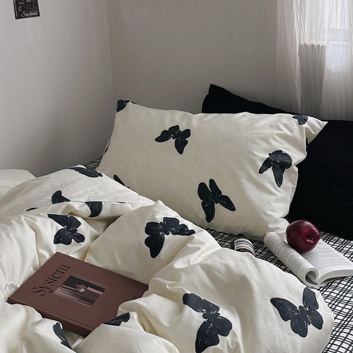 91家纺网 家纺一手货源 找家纺 （总）柚可家居 2025新款数码活性印花四件套-黑格蝶舞风格一