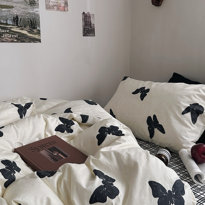 91家纺网 家纺一手货源 找家纺 （总）柚可家居 2025新款数码活性印花四件套-黑格蝶舞风格一