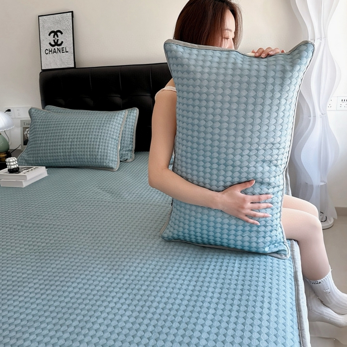 91家纺网 家纺一手货源 找家纺 兜米2025新款菱形格床笠凉席 菱形格蓝