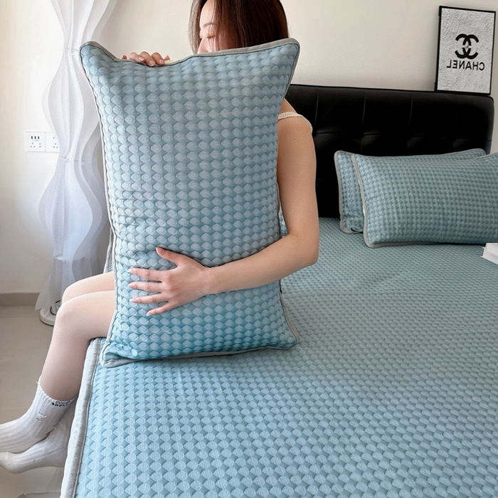 91家纺网 家纺一手货源 找家纺 兜米2025新款菱形格床笠凉席 菱形格蓝