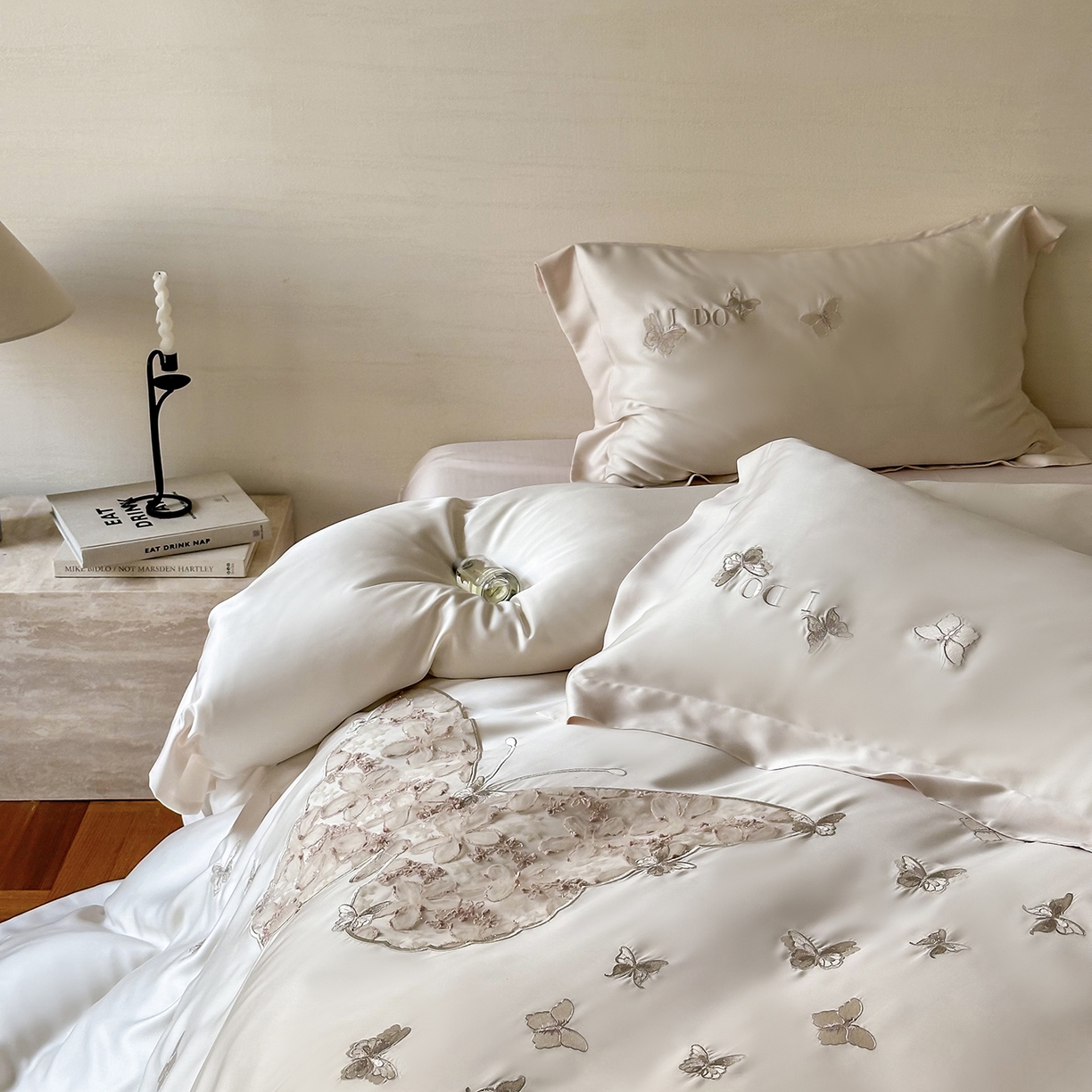 91家纺网 家纺一手货源 找家纺 （总）禾时 2025新款60S奥地利进口兰精天丝云纱绣花四件套-蝶恋花