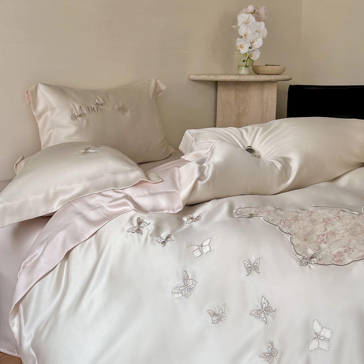 91家纺网 家纺一手货源 找家纺 （总）禾时 2025新款60S奥地利进口兰精天丝云纱绣花四件套-蝶恋花