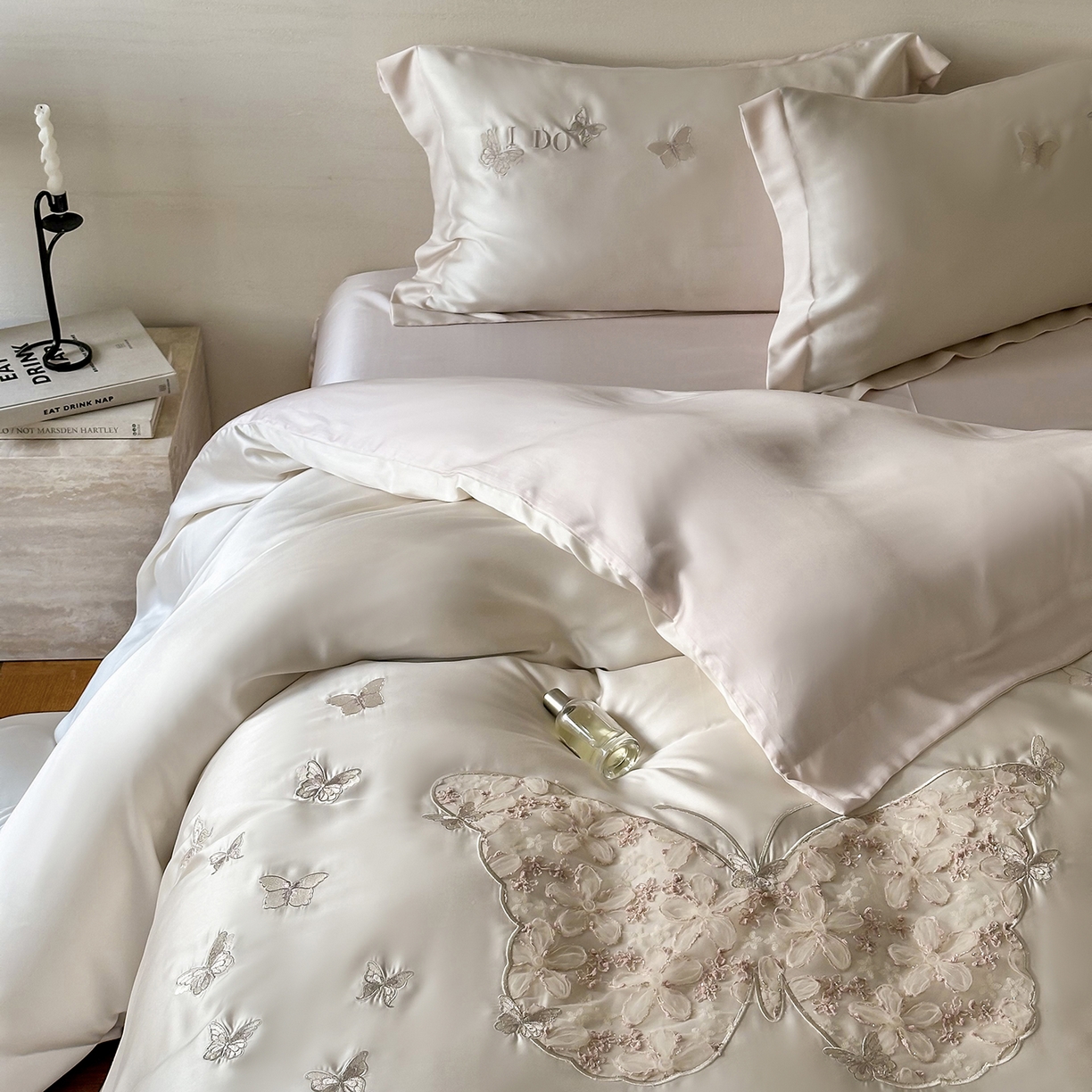 91家纺网 家纺一手货源 找家纺 （总）禾时 2025新款60S奥地利进口兰精天丝云纱绣花四件套-蝶恋花