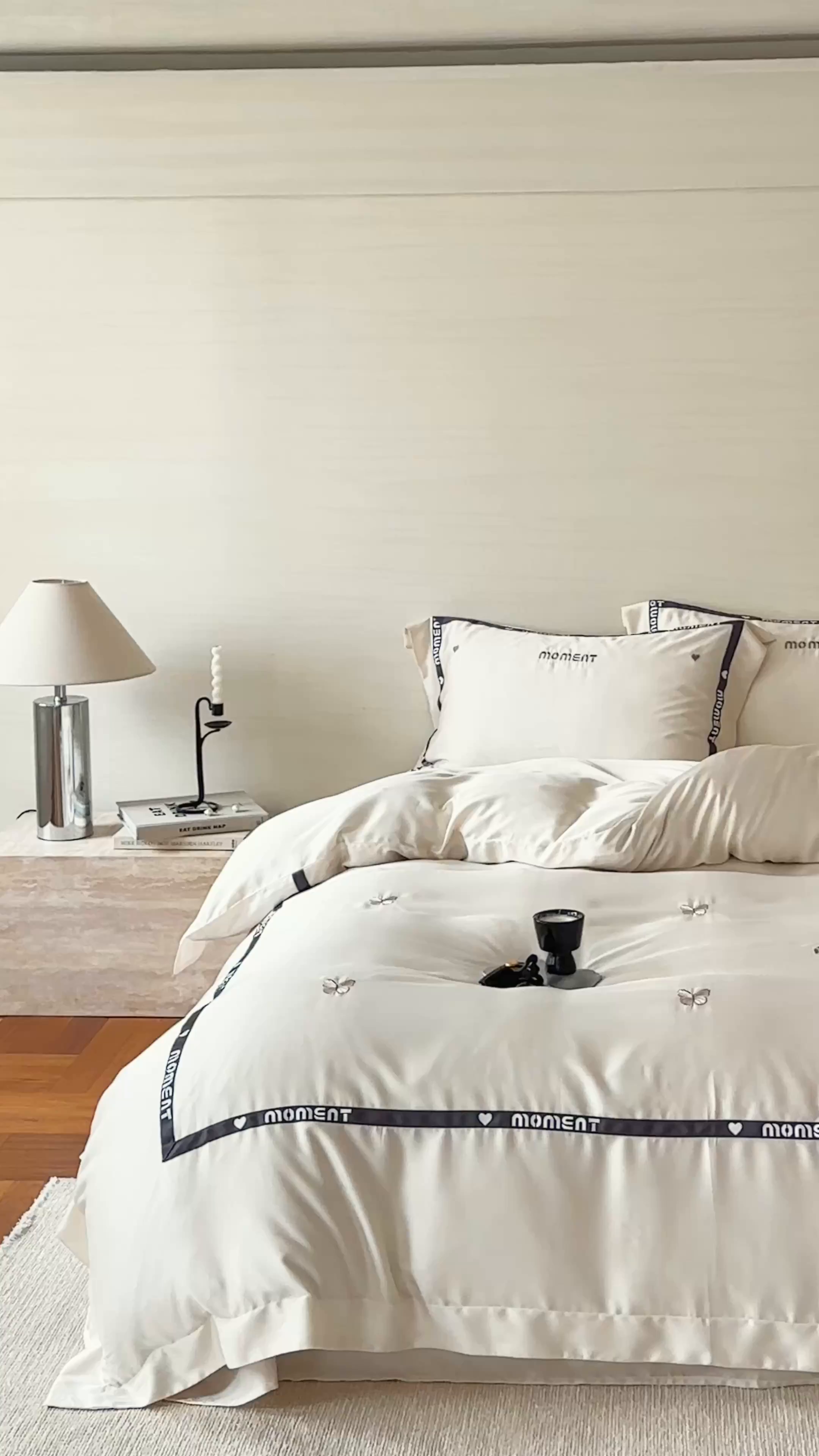 91家纺网 家纺一手货源 找家纺 禾时 2025新款60S奥地利进口兰精天丝绣花黑边款四件套-蓓莉 蓓莉-白