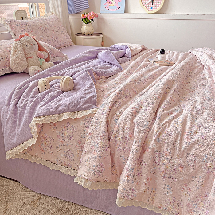 91家纺网 家纺一手货源 找家纺 恋之语 2025春夏新款云感全棉纯棉花边款夏被夏凉被空调被四件套套件 若欢-紫