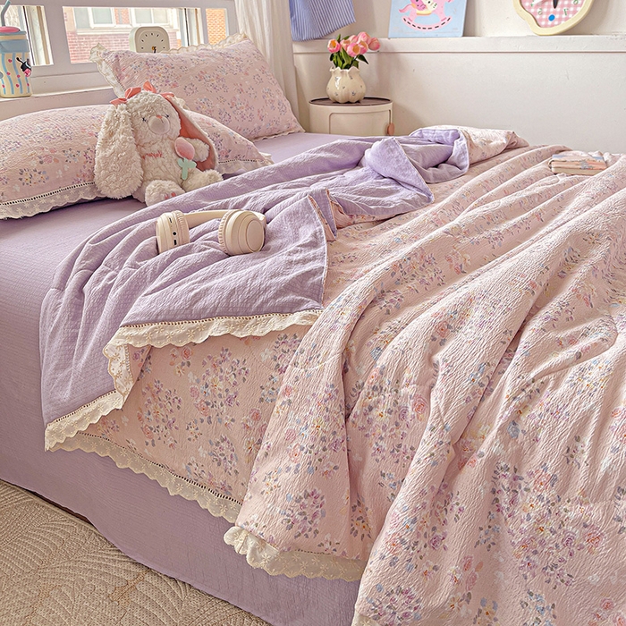 91家纺网 家纺一手货源 找家纺 恋之语 2025春夏新款云感全棉纯棉花边款夏被夏凉被空调被四件套套件 若欢-紫