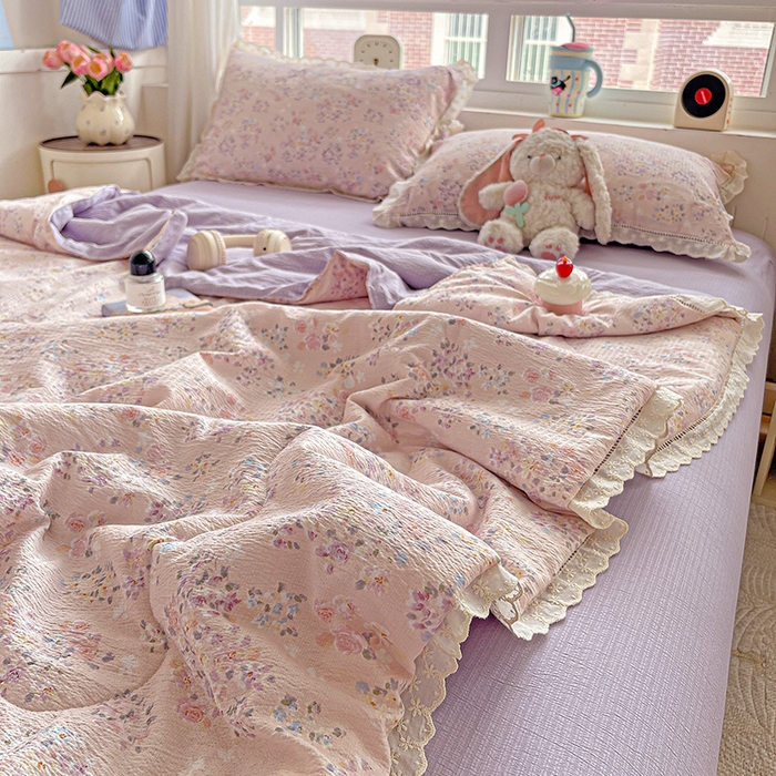 91家纺网 家纺一手货源 找家纺 恋之语 2025春夏新款云感全棉纯棉花边款夏被夏凉被空调被四件套套件 若欢-紫