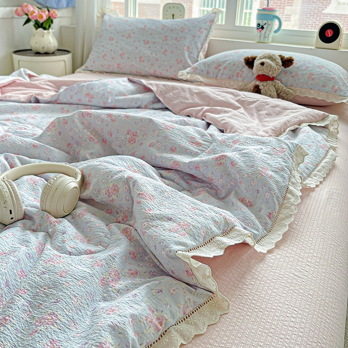 91家纺网 家纺一手货源 找家纺 恋之语 2025春夏新款云感全棉纯棉花边款夏被夏凉被空调被四件套套件 春不晚