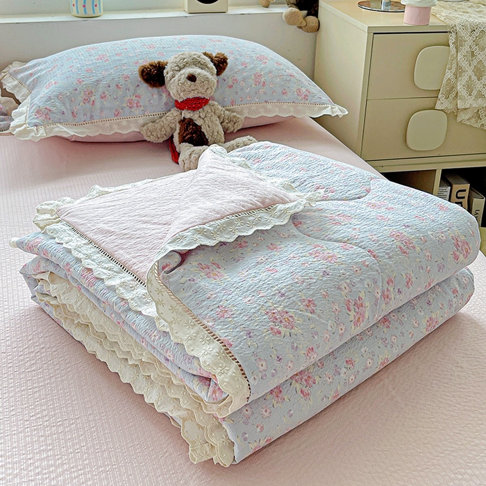 91家纺网 家纺一手货源 找家纺 恋之语 2025春夏新款云感全棉纯棉花边款夏被夏凉被空调被四件套套件 春不晚