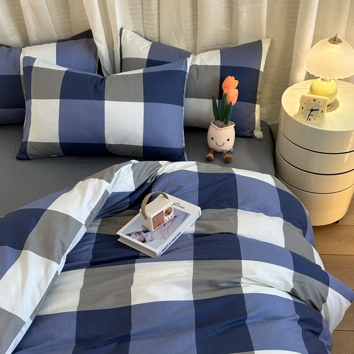 91家纺网 家纺一手货源 找家纺 简宜家居（朝初家纺） 2025新款13070全棉纯棉斜纹简约北欧风四件套 蓝大格